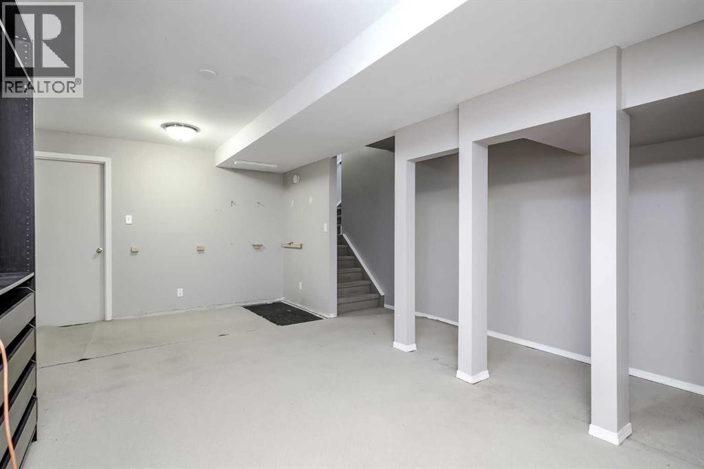 Single Family House 4 Level for Sale in  Millbank Road SW Millrise Calgary 