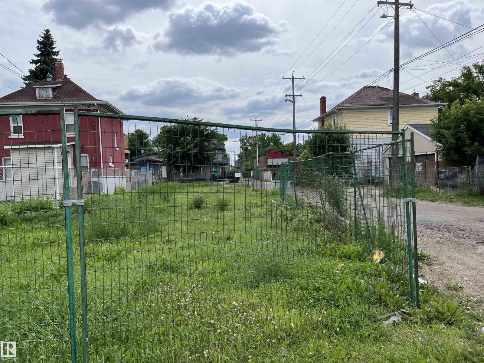 9352 107A AV NW, Edmonton