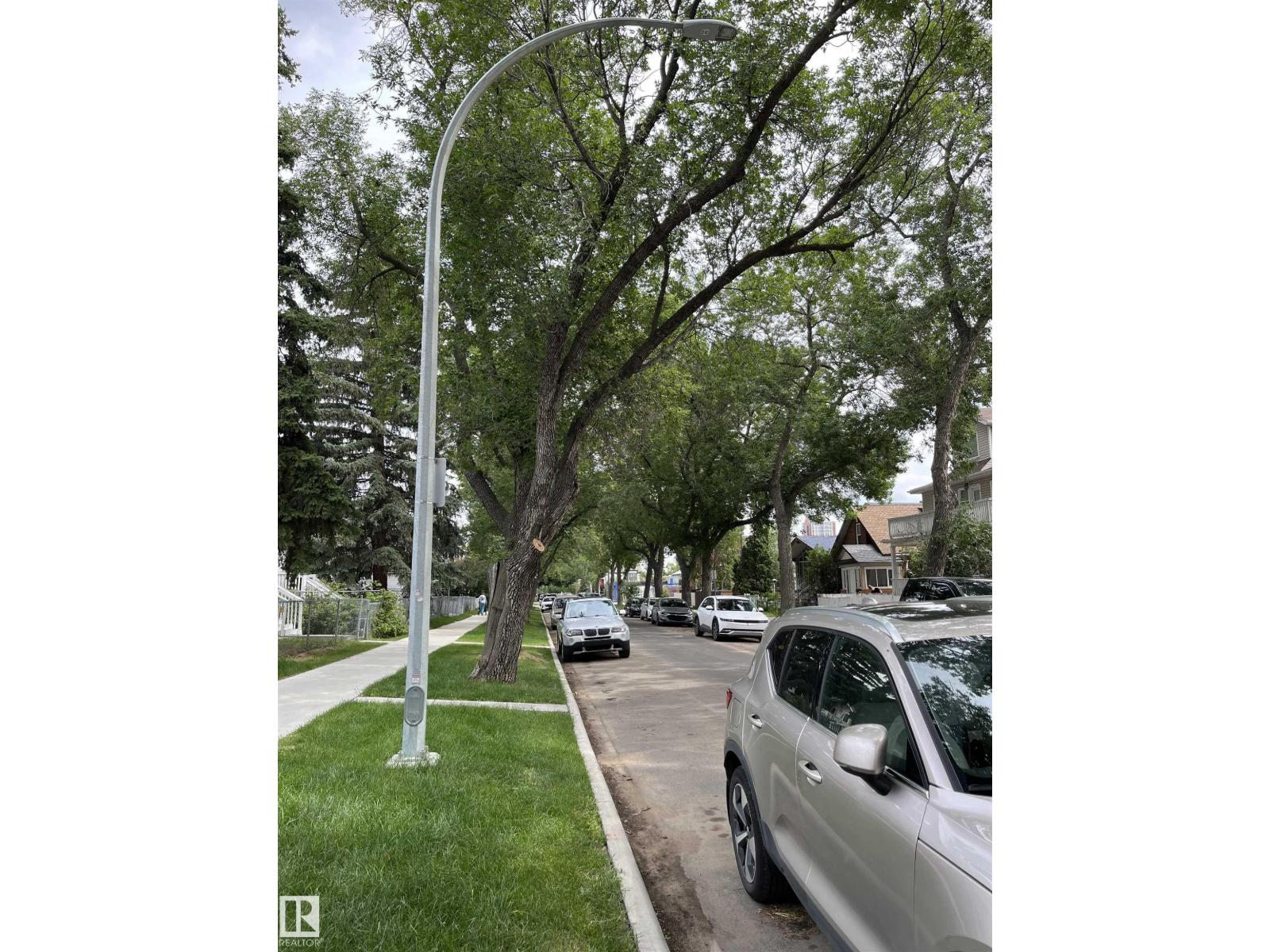 9546 106A AV NW, Edmonton