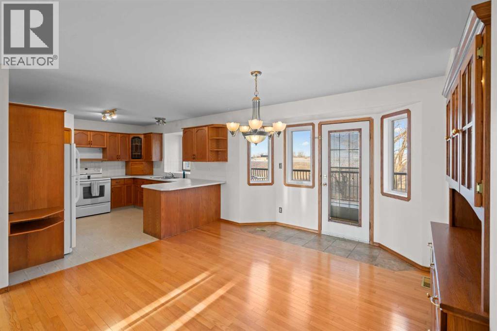 Single Family House Bungalow for Sale in   Avenue Victoria Park Camrose 