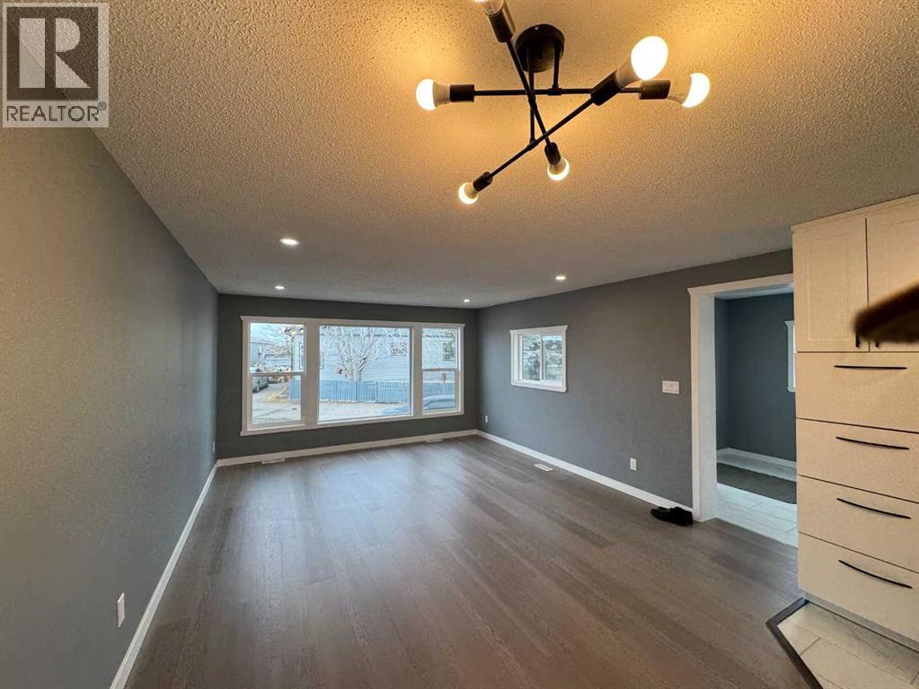 Single Family House Mobile Home for Sale in    Street NW Greenwood/Greenbriar Calgary 