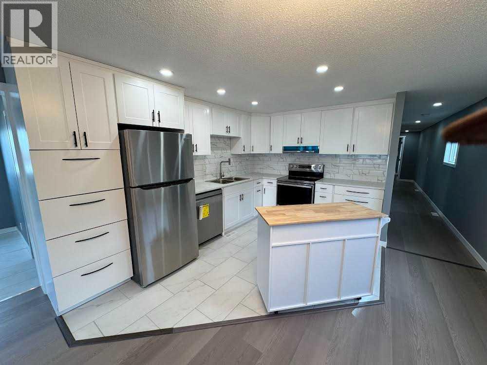 Single Family House Mobile Home for Sale in    Street NW Greenwood/Greenbriar Calgary 