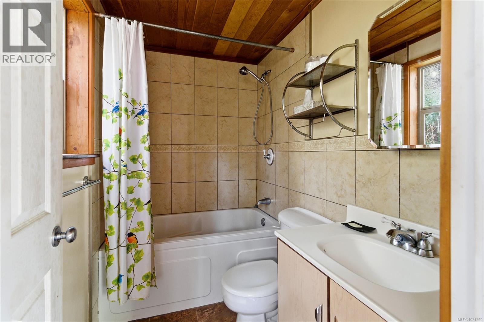  2725 Seaside Drive, Sooke