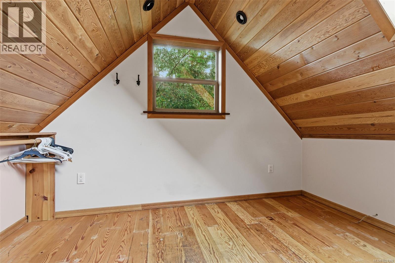  2725 Seaside Drive, Sooke