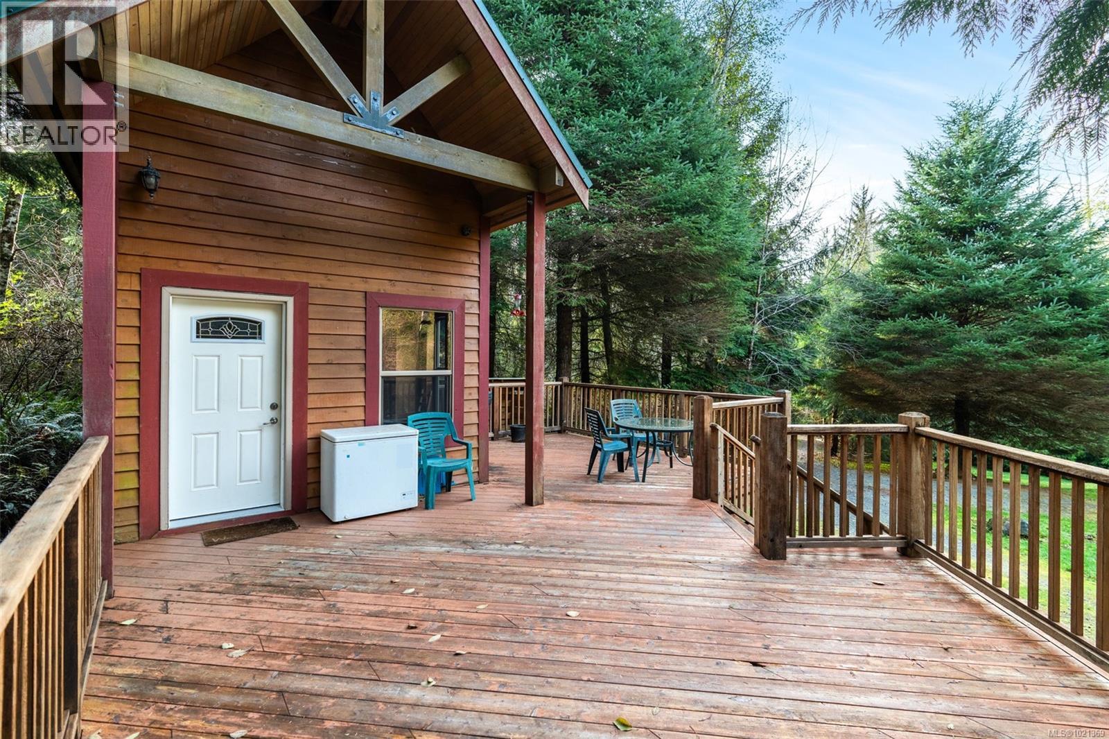  2725 Seaside Drive, Sooke