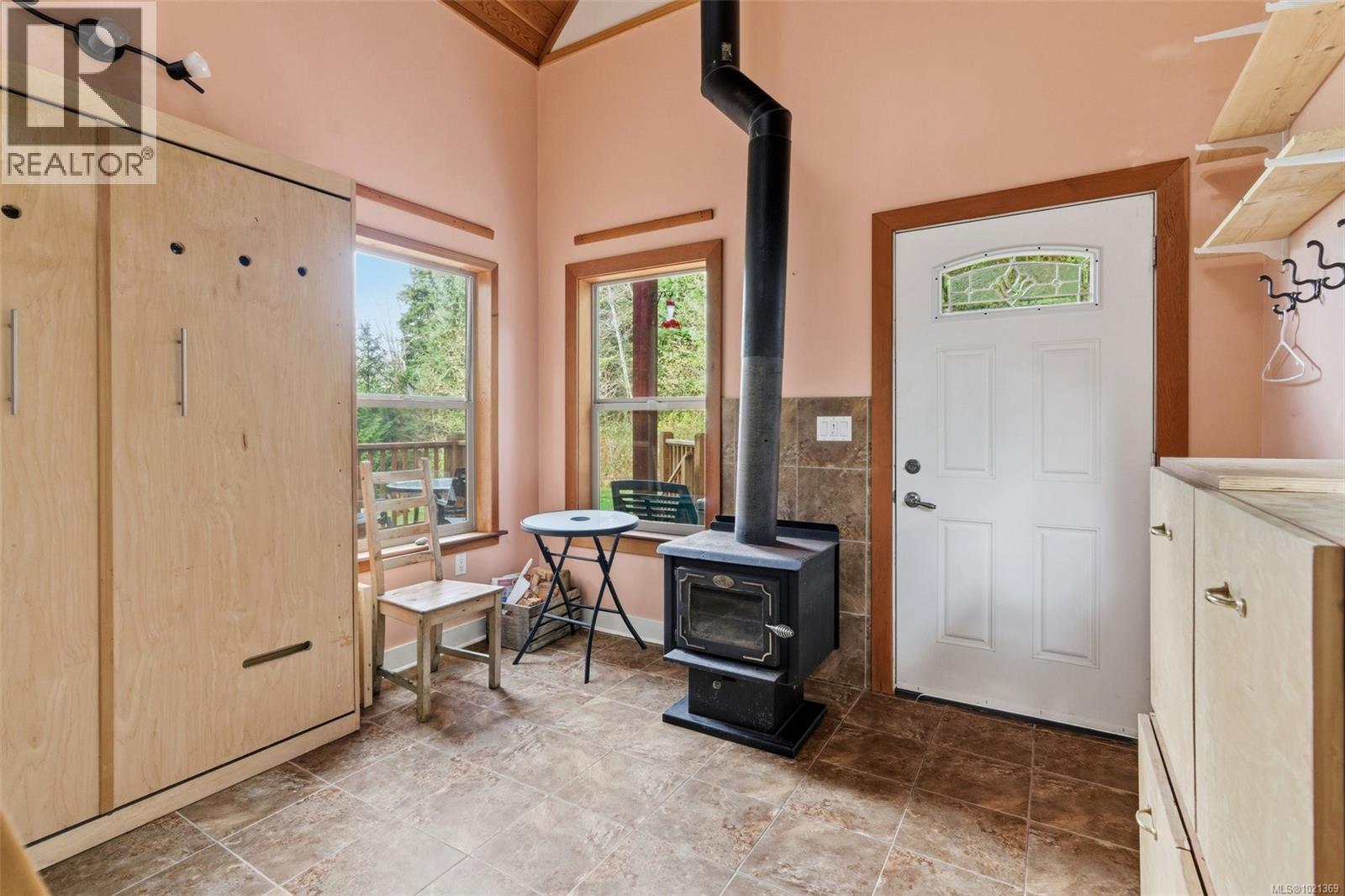  2725 Seaside Drive, Sooke