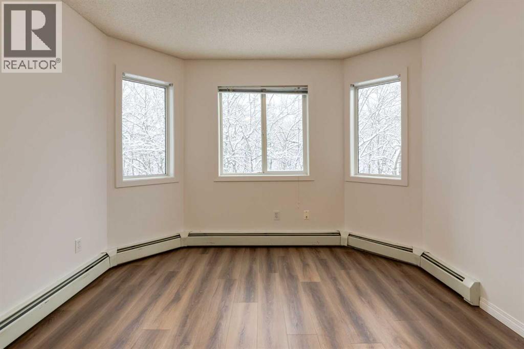 Single Family House for Sale in   Sierra Morena Mews SW Signal Hill Calgary 