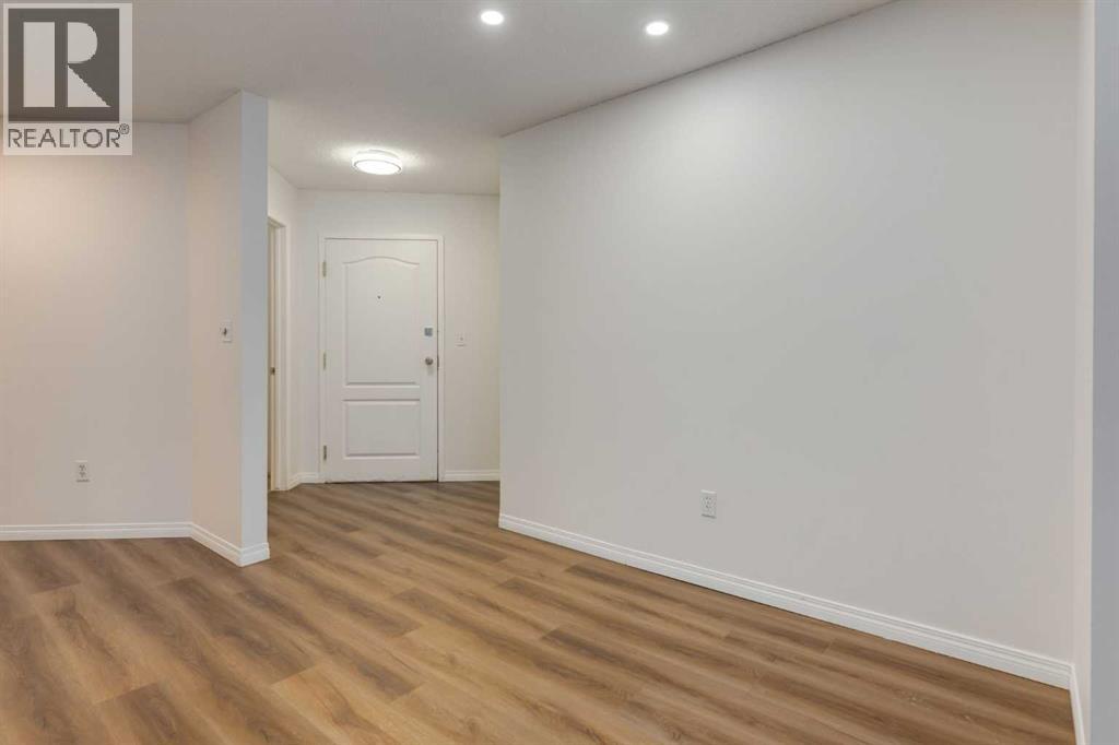 Single Family House for Sale in   Sierra Morena Mews SW Signal Hill Calgary 