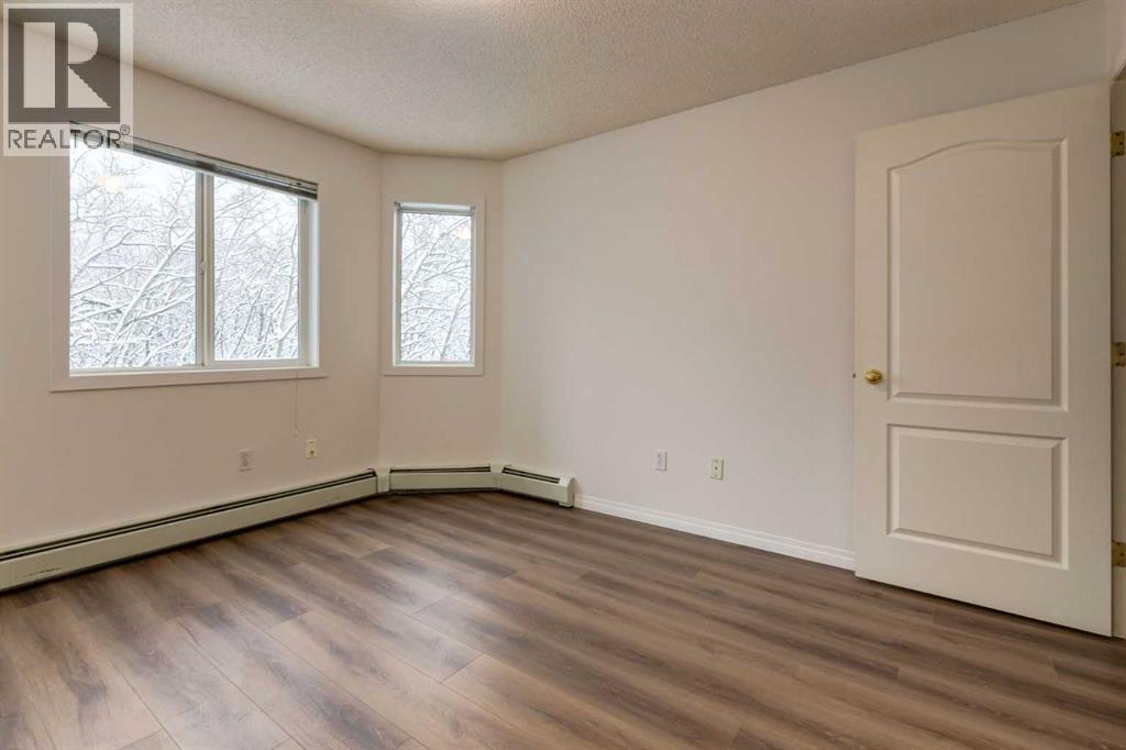 Single Family House for Sale in   Sierra Morena Mews SW Signal Hill Calgary 