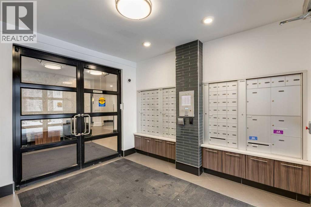 Single Family House for Sale in   Sierra Morena Mews SW Signal Hill Calgary 