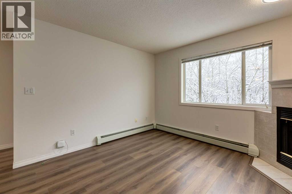 Single Family House for Sale in   Sierra Morena Mews SW Signal Hill Calgary 