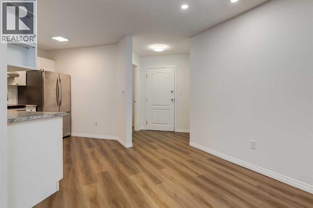 Single Family House for Sale in   Sierra Morena Mews SW Signal Hill Calgary 