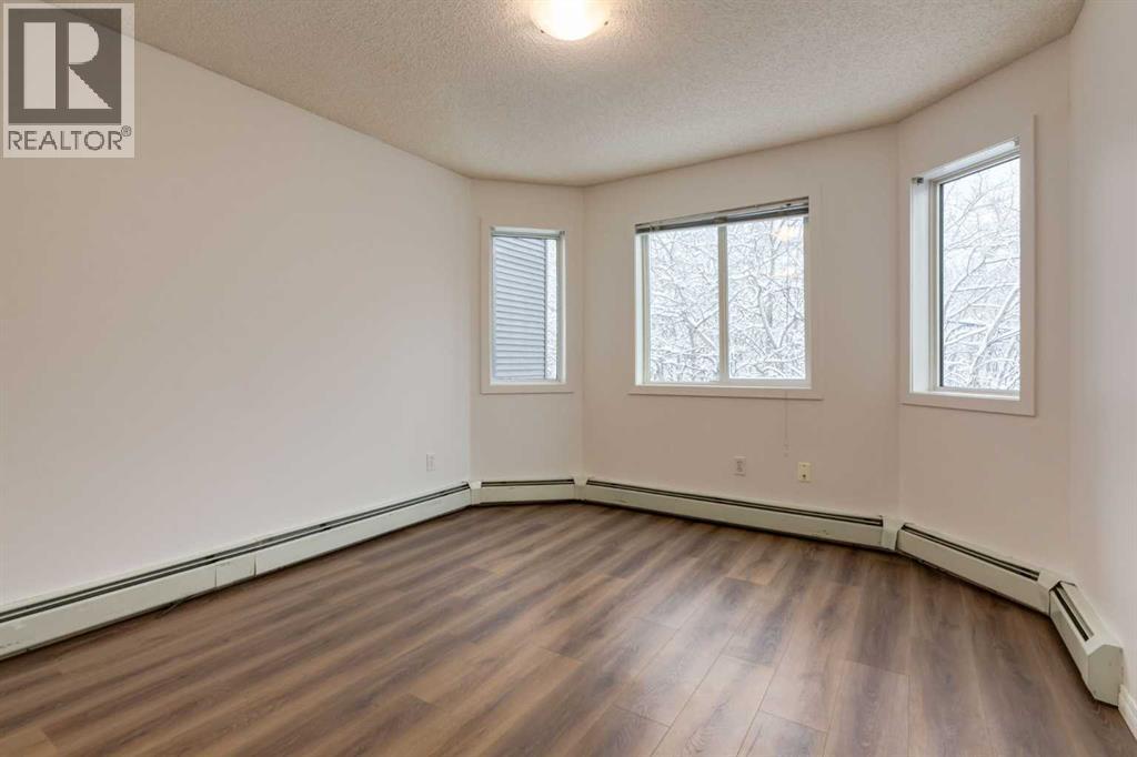 Single Family House for Sale in   Sierra Morena Mews SW Signal Hill Calgary 