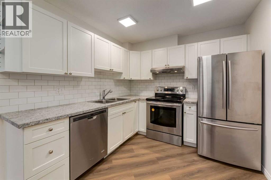 Single Family House for Sale in   Sierra Morena Mews SW Signal Hill Calgary 