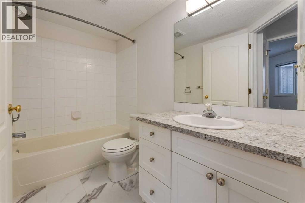 Single Family House for Sale in   Sierra Morena Mews SW Signal Hill Calgary 