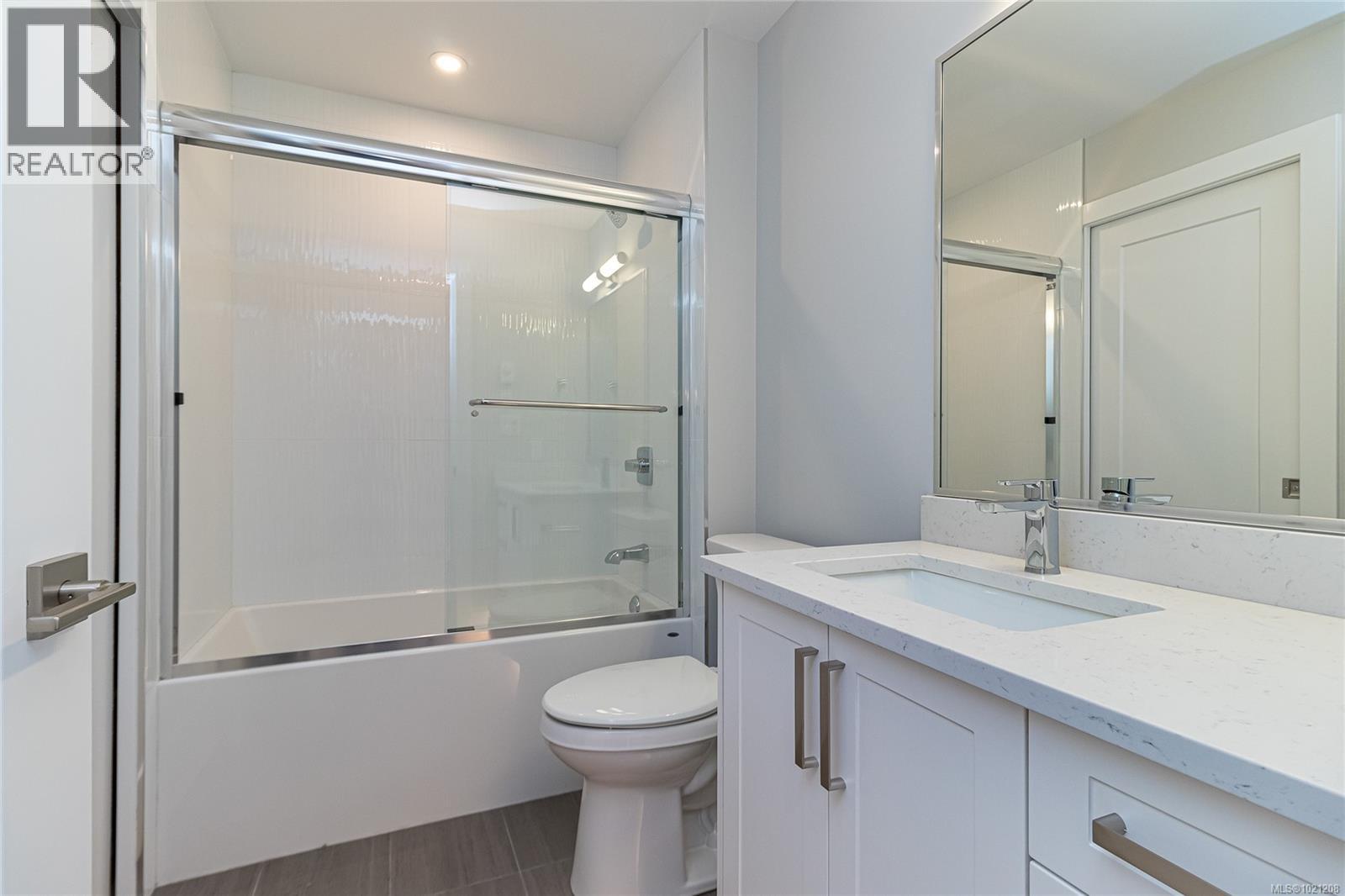 304 918 Jenkins Avenue, Langford