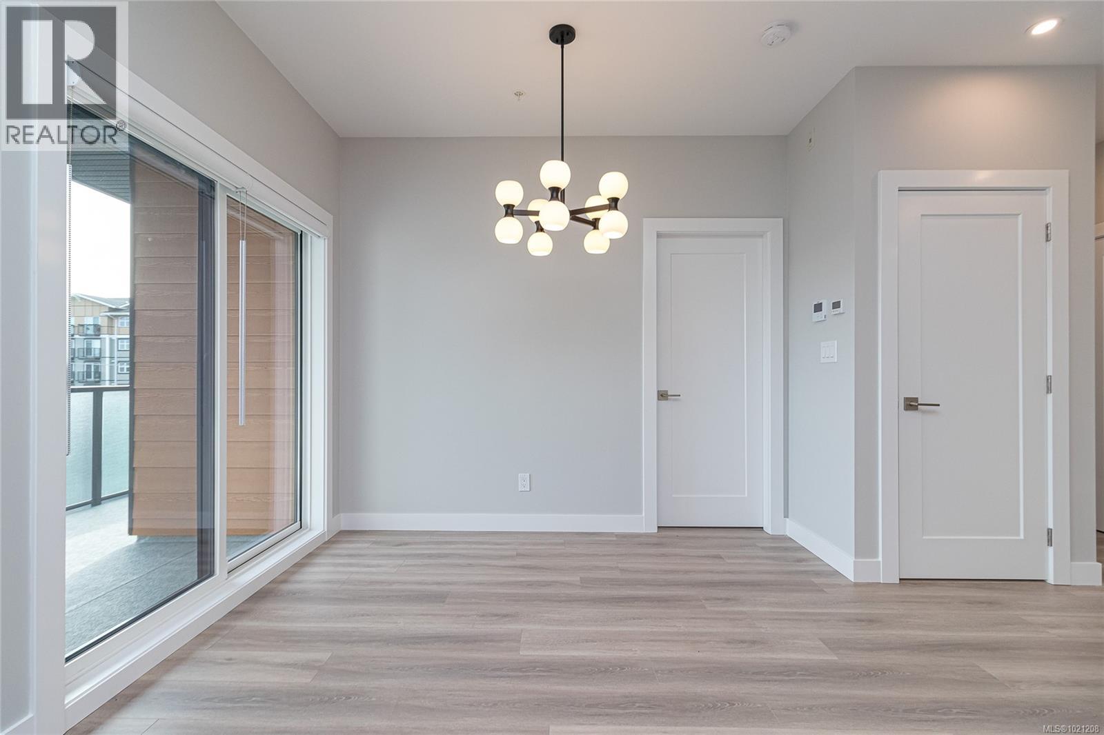 304 918 Jenkins Avenue, Langford