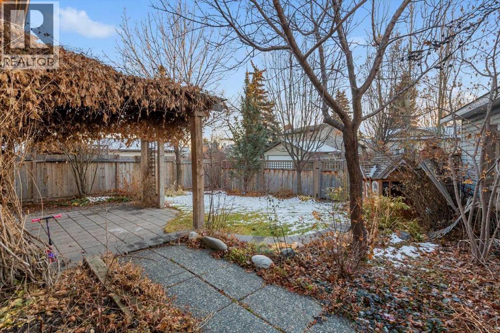 Single Family House 5 Level for Sale in  Woodford Crescent SW Woodbine Calgary 