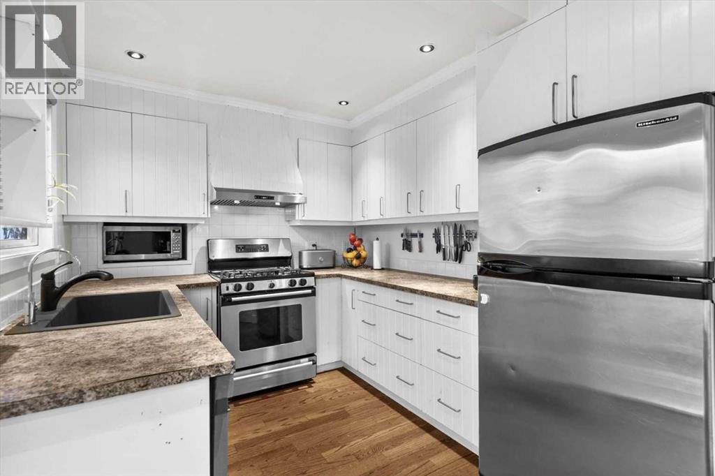 Single Family House 5 Level for Sale in  Woodford Crescent SW Woodbine Calgary 