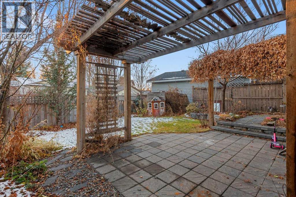 Single Family House 5 Level for Sale in  Woodford Crescent SW Woodbine Calgary 