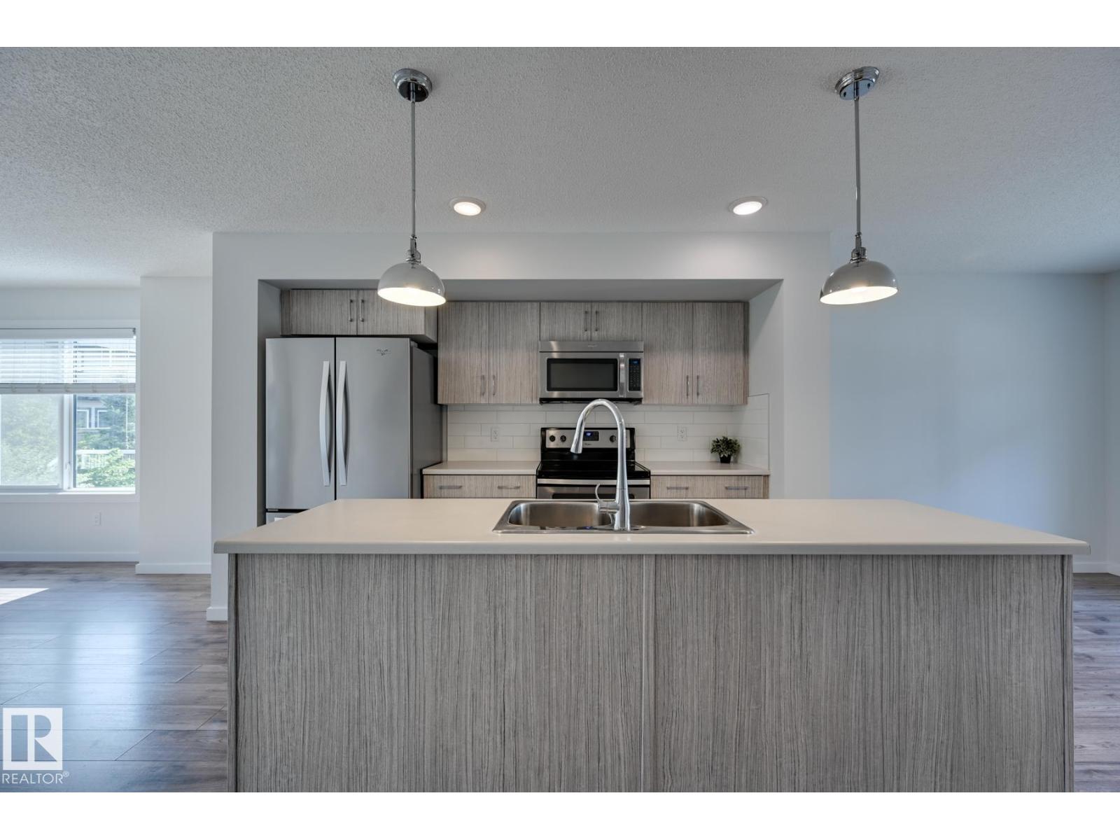 #26 2215 24 ST NW, Edmonton