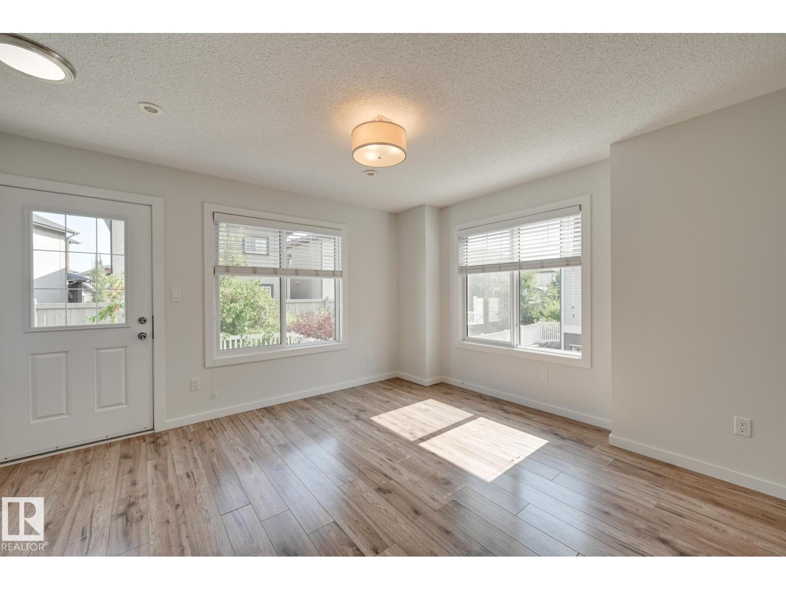 #26 2215 24 ST NW, Edmonton