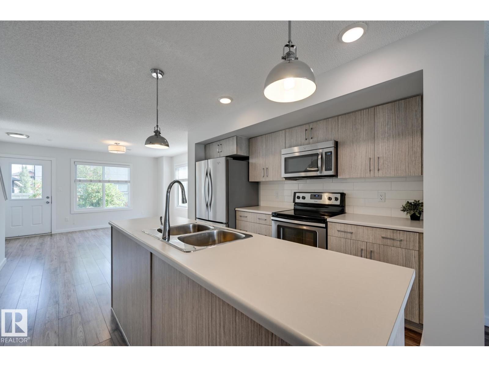 #26 2215 24 ST NW, Edmonton