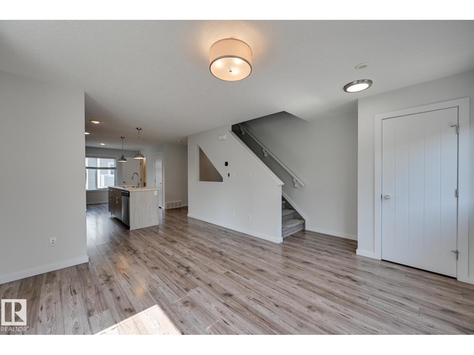 #26 2215 24 ST NW, Edmonton