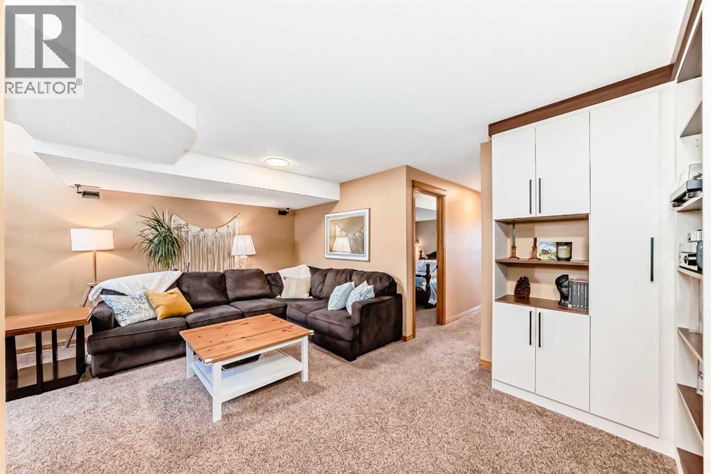 Single Family House Bi-level for Sale in  Hidden Spring Green NW Hidden Valley Calgary 