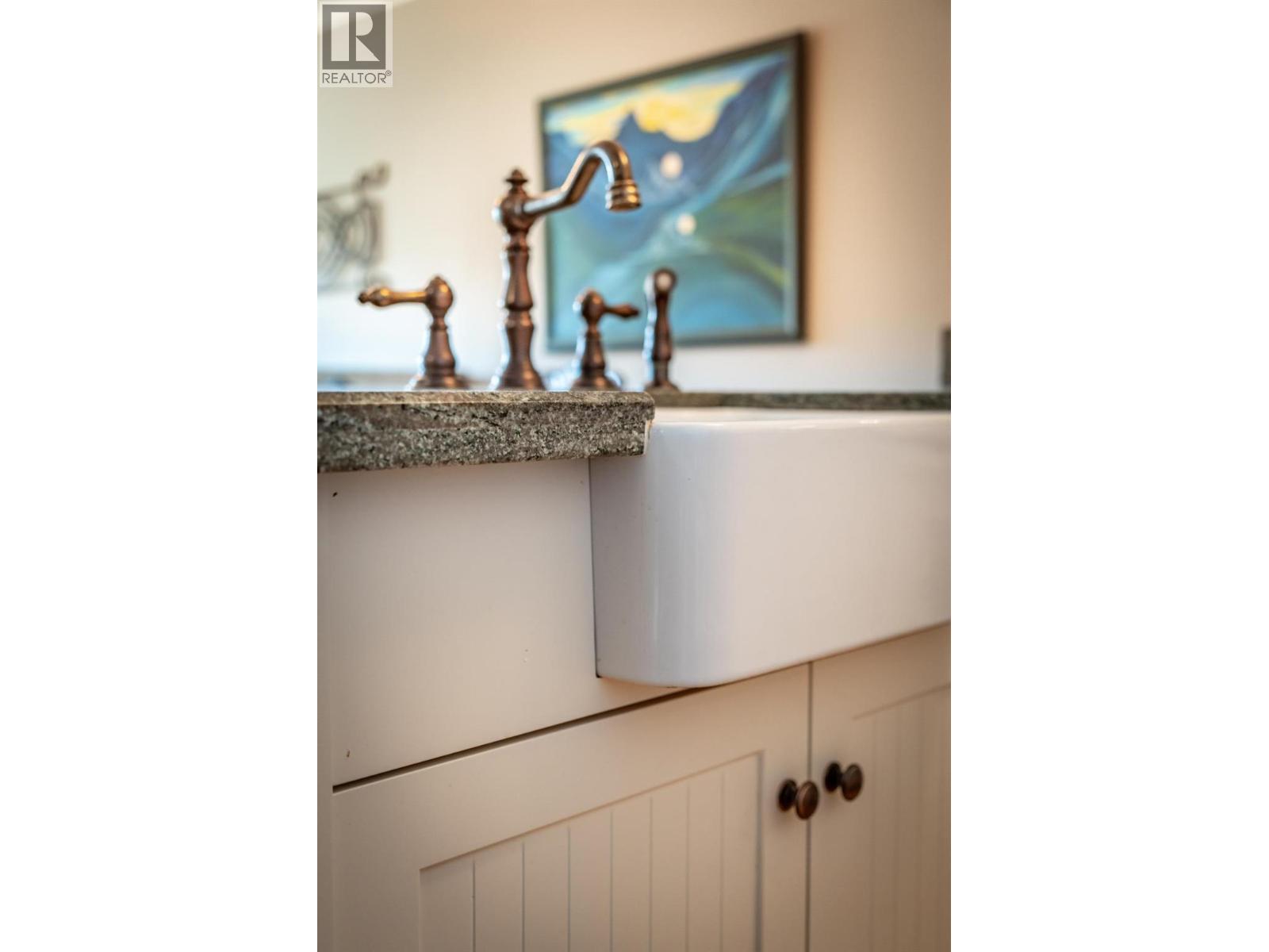 550 RAINBOW Drive Unit# 305, Kaslo