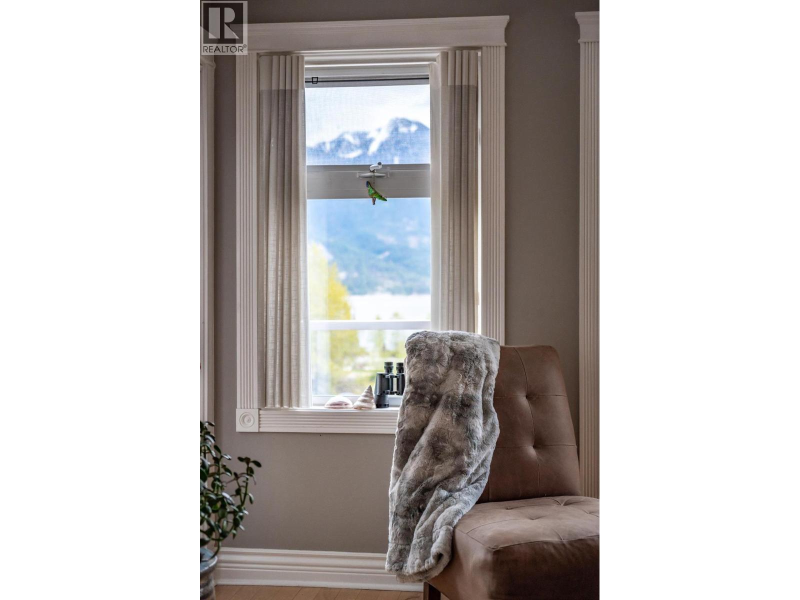 550 RAINBOW Drive Unit# 305, Kaslo