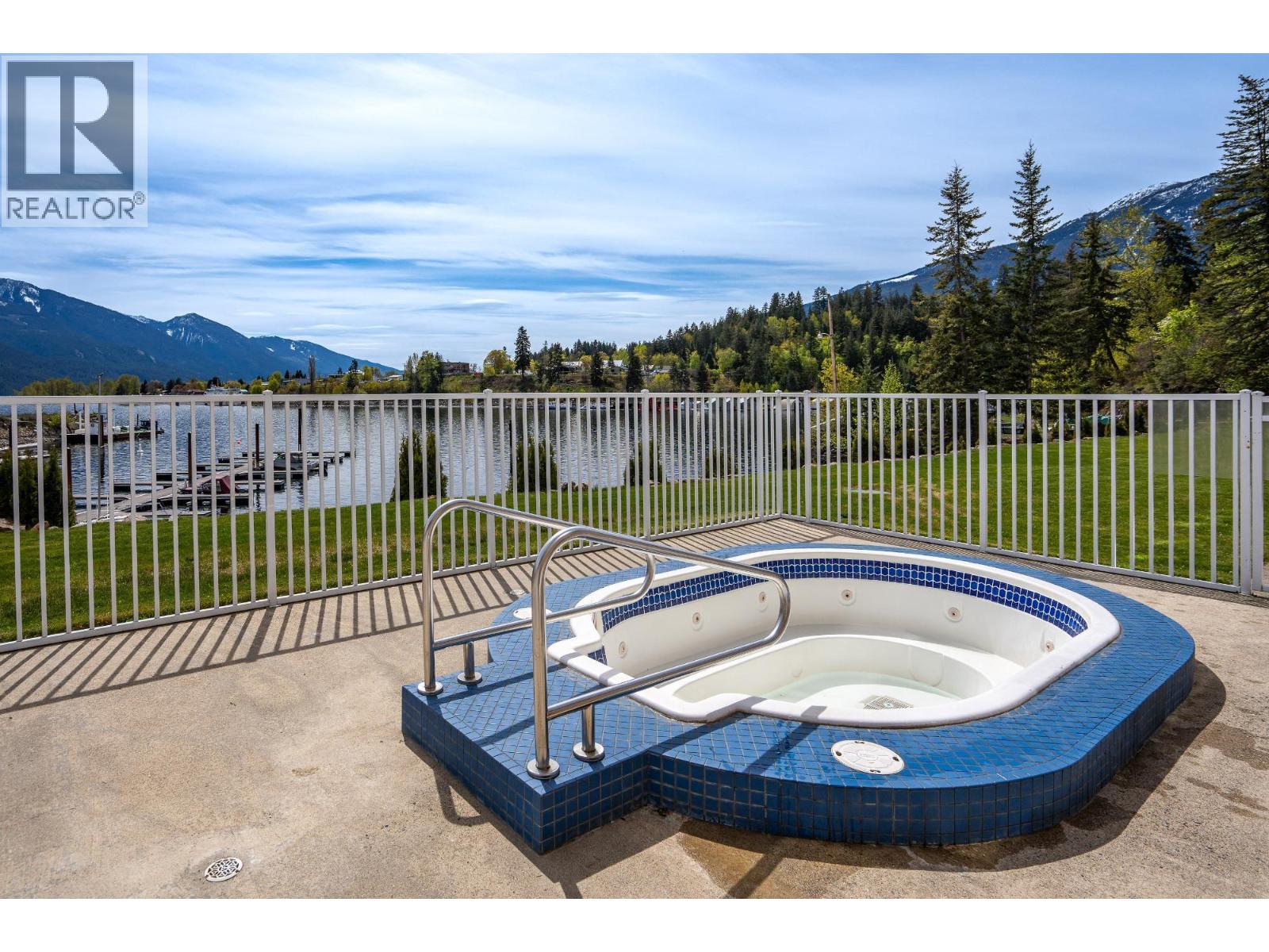 550 RAINBOW Drive Unit# 305, Kaslo