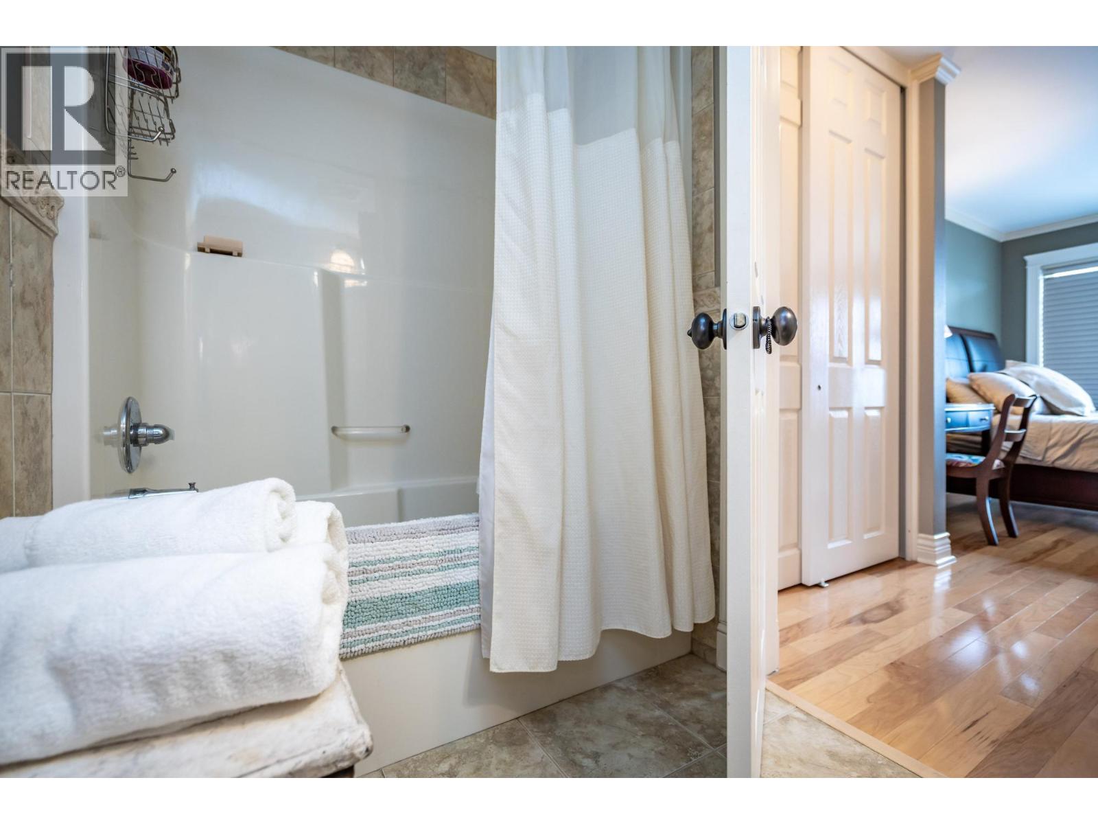 550 RAINBOW Drive Unit# 305, Kaslo