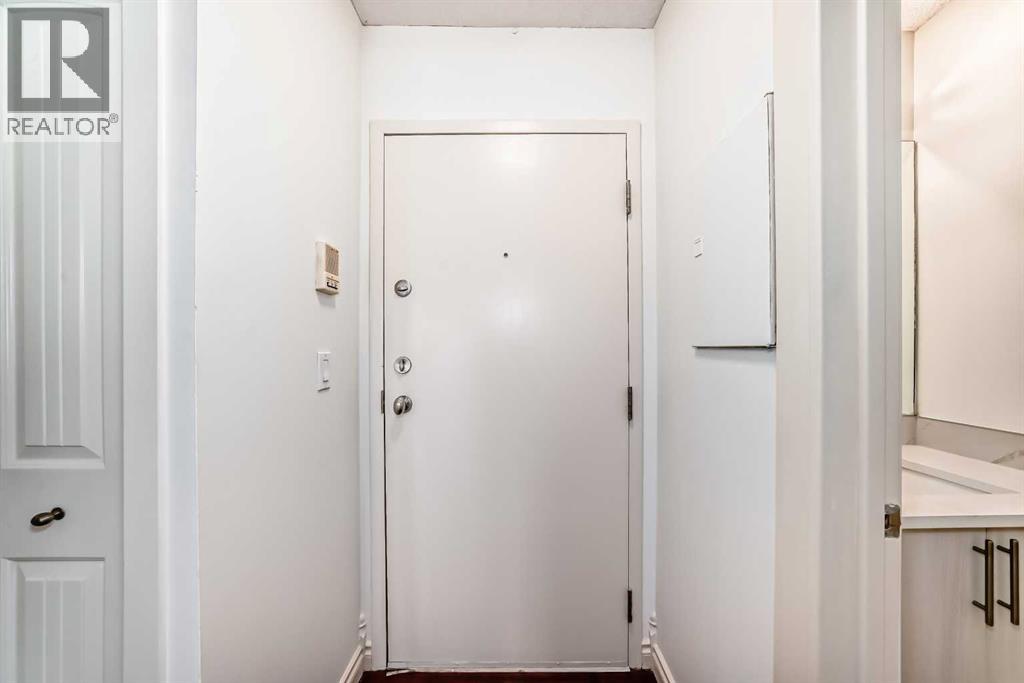 10, 305 Village Mews SW, Calgary, Alberta