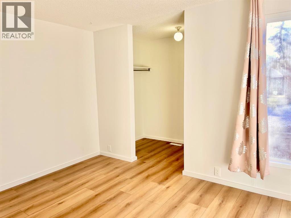 Single Family House for Sale in    Street NE Pineridge Calgary 