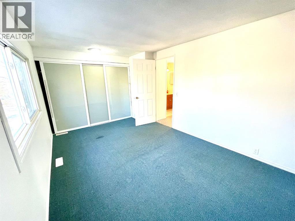 Single Family House for Sale in    Street NE Pineridge Calgary 