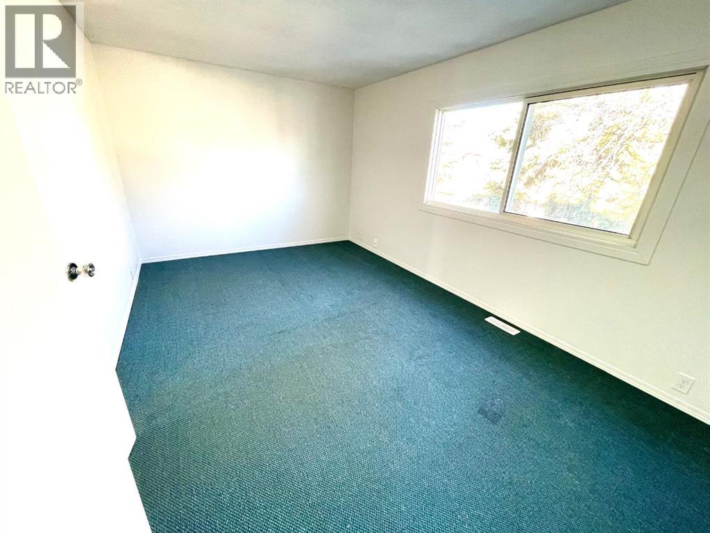 Single Family House for Sale in    Street NE Pineridge Calgary 