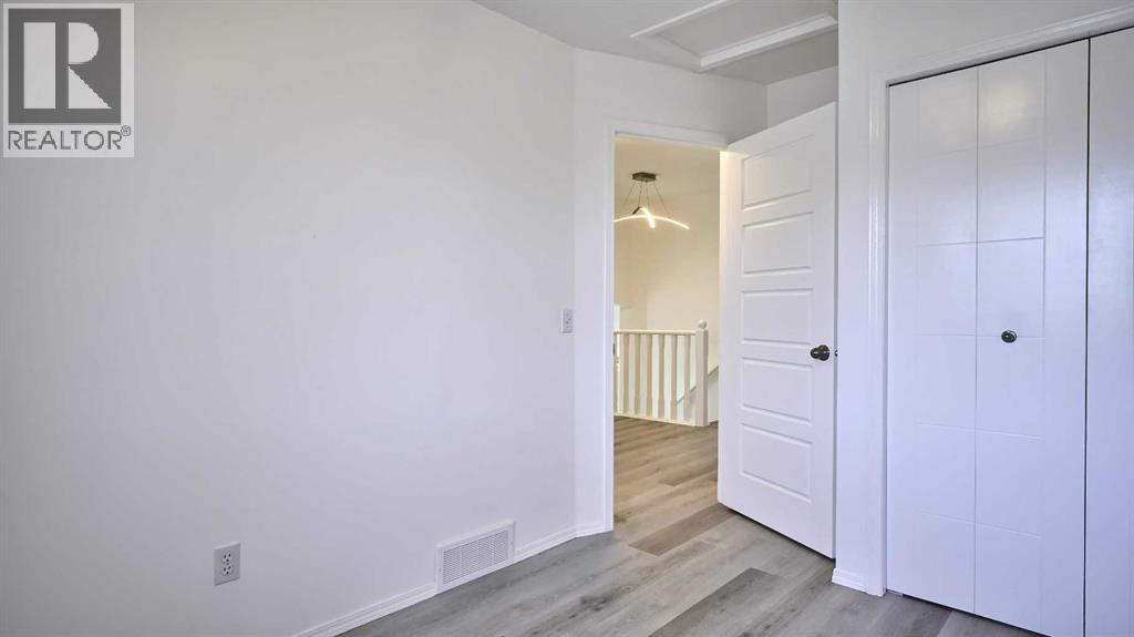 Single Family House for Sale in  Riverstone Crescent SE Riverbend Calgary 