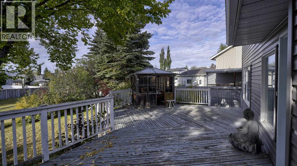 Single Family House for Sale in  Riverstone Crescent SE Riverbend Calgary 