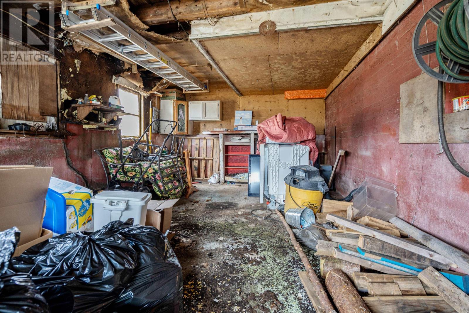 Property 16 of 44 of 28915 Highway 7