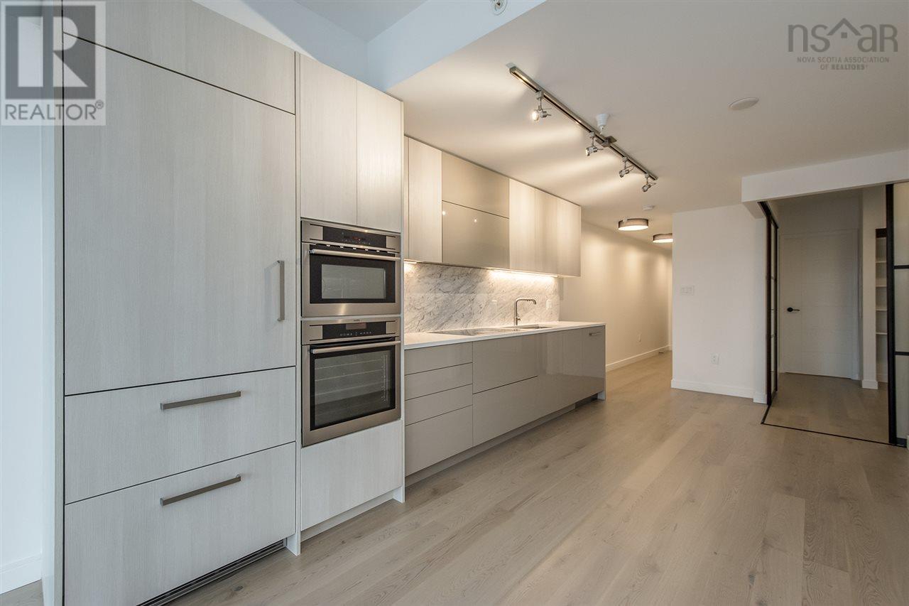 Property 3 of 23 of 902 1650 GRANVILLE Street