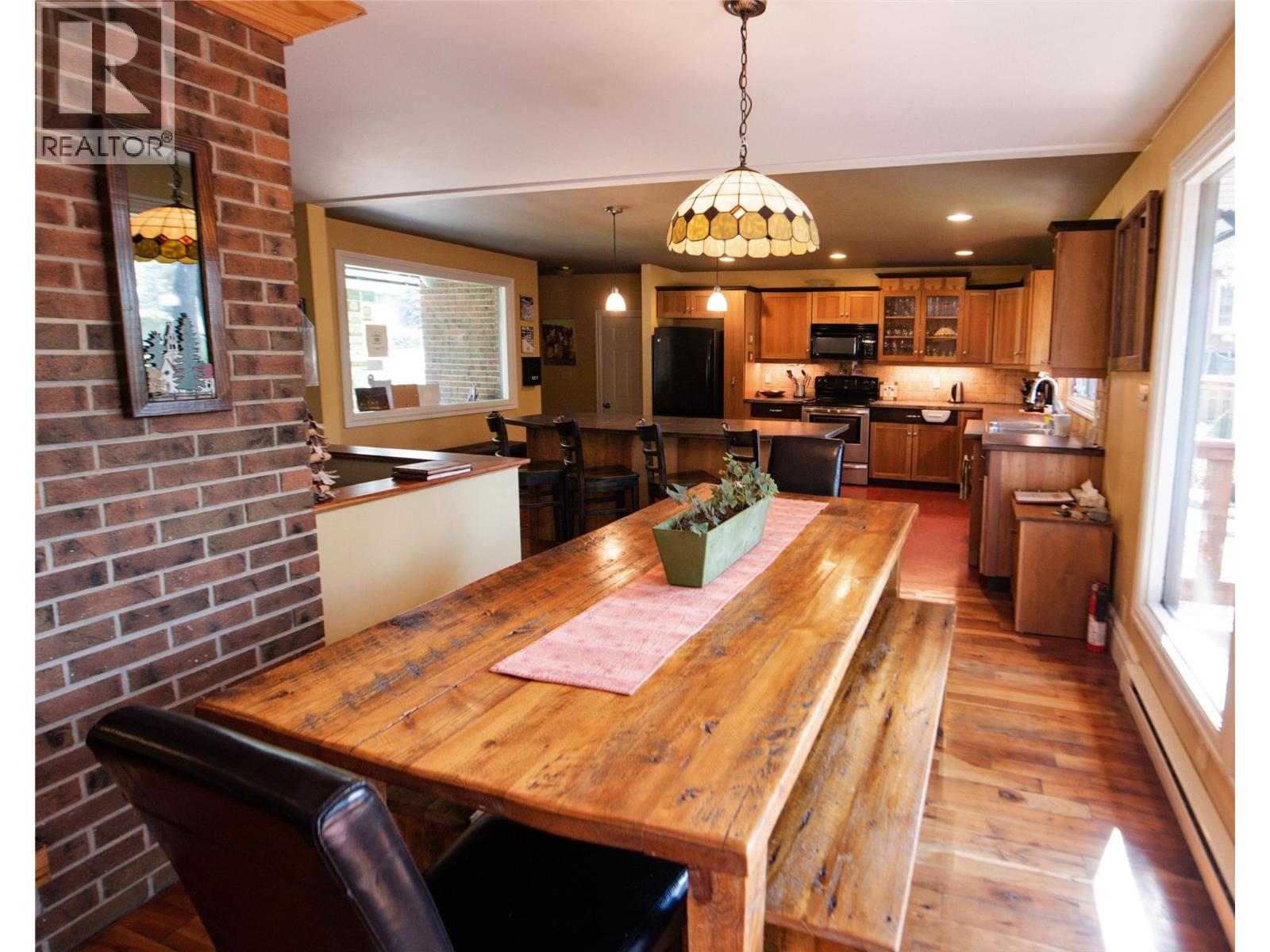 1306 SELKIRK DRIVE - 7