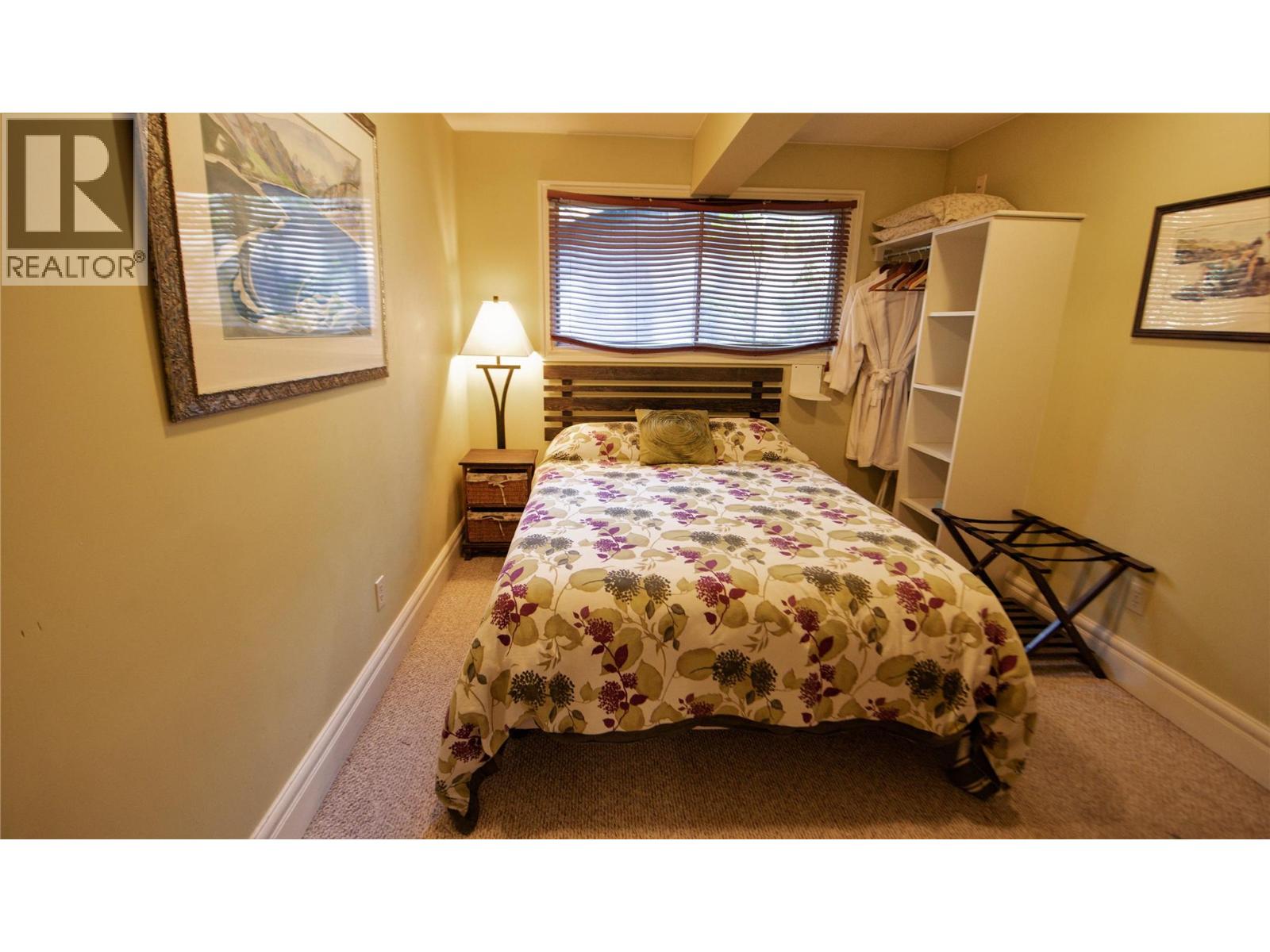 1306 SELKIRK DRIVE - 10