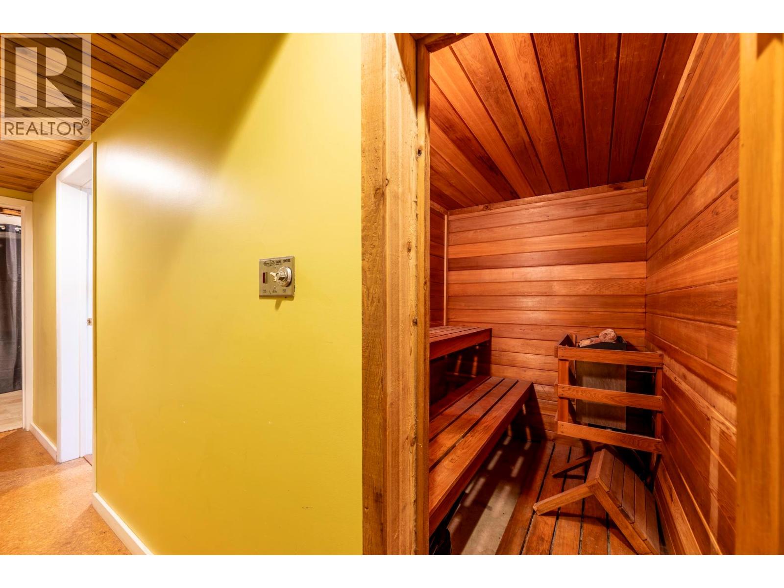 1306 SELKIRK DRIVE - 17