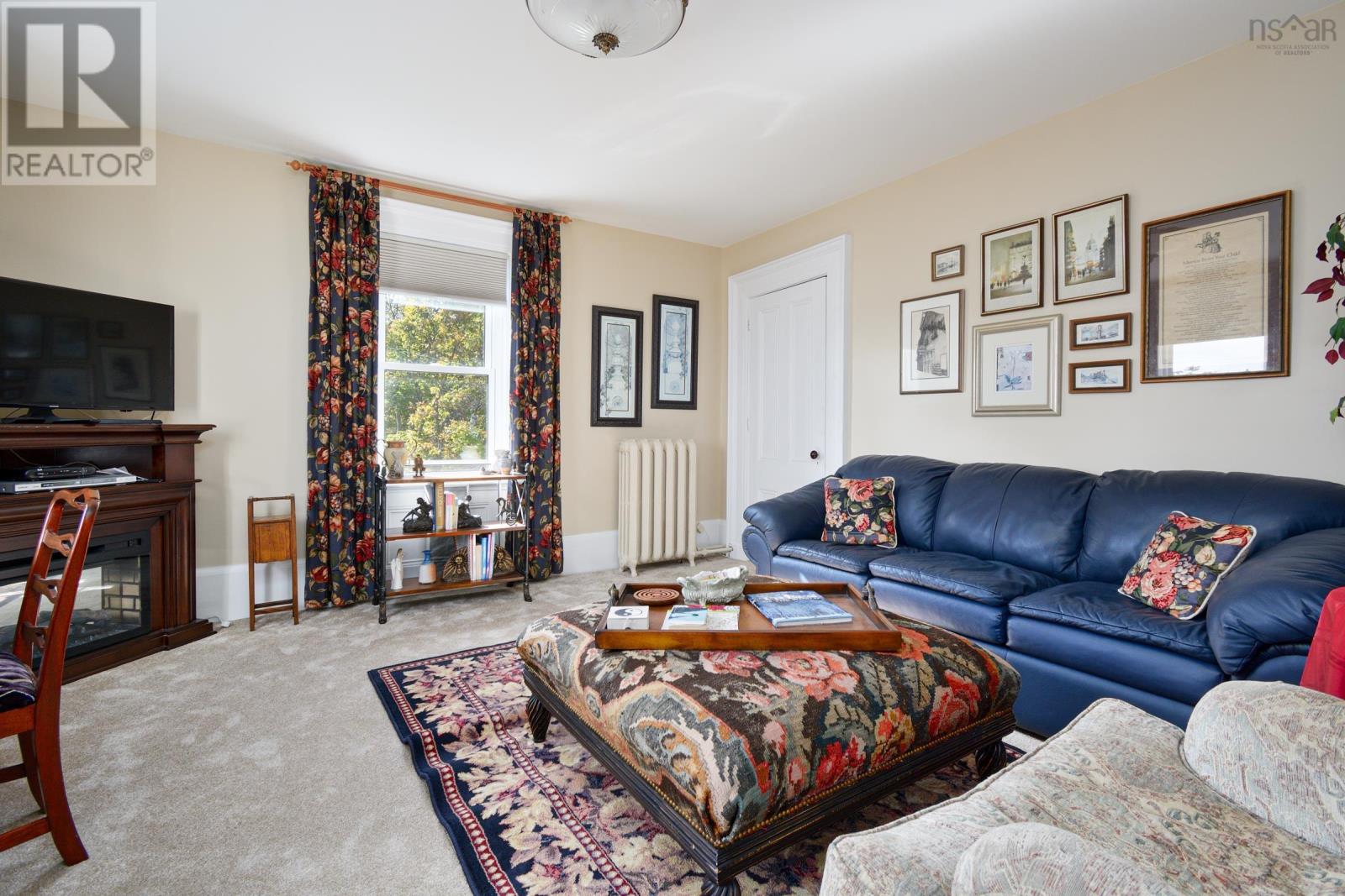 Property 29 of 49 of 516 Purves Street