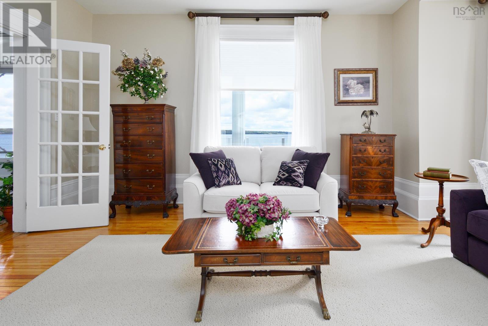 Property 43 of 49 of 516 Purves Street