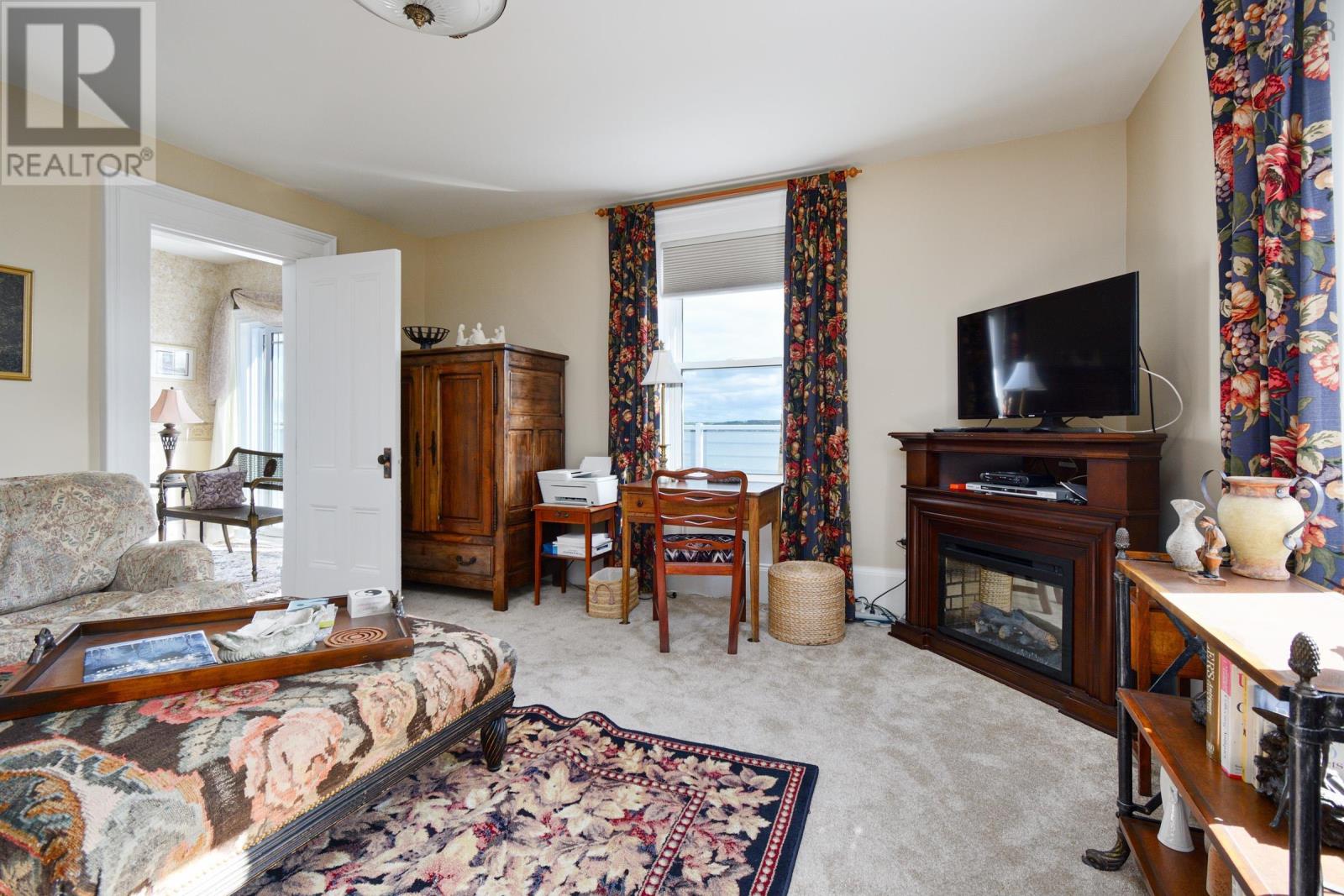 Property 22 of 49 of 516 Purves Street