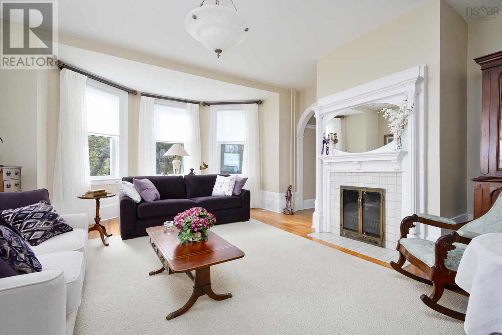 Property 25 of 49 of 516 Purves Street