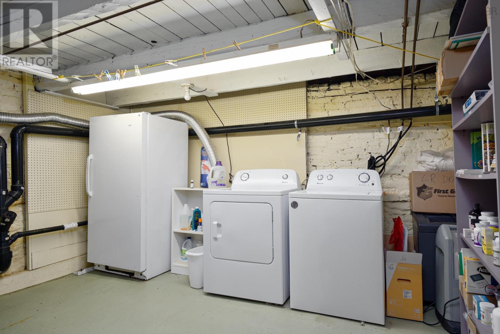 Property 8 of 49 of 516 Purves Street