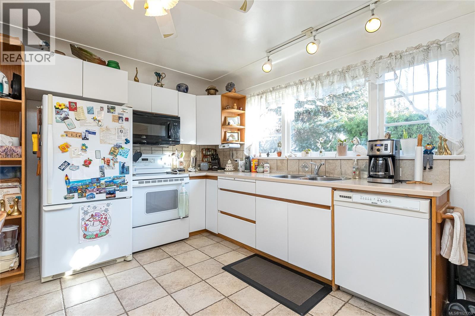  1005 McCallum Road, Langford